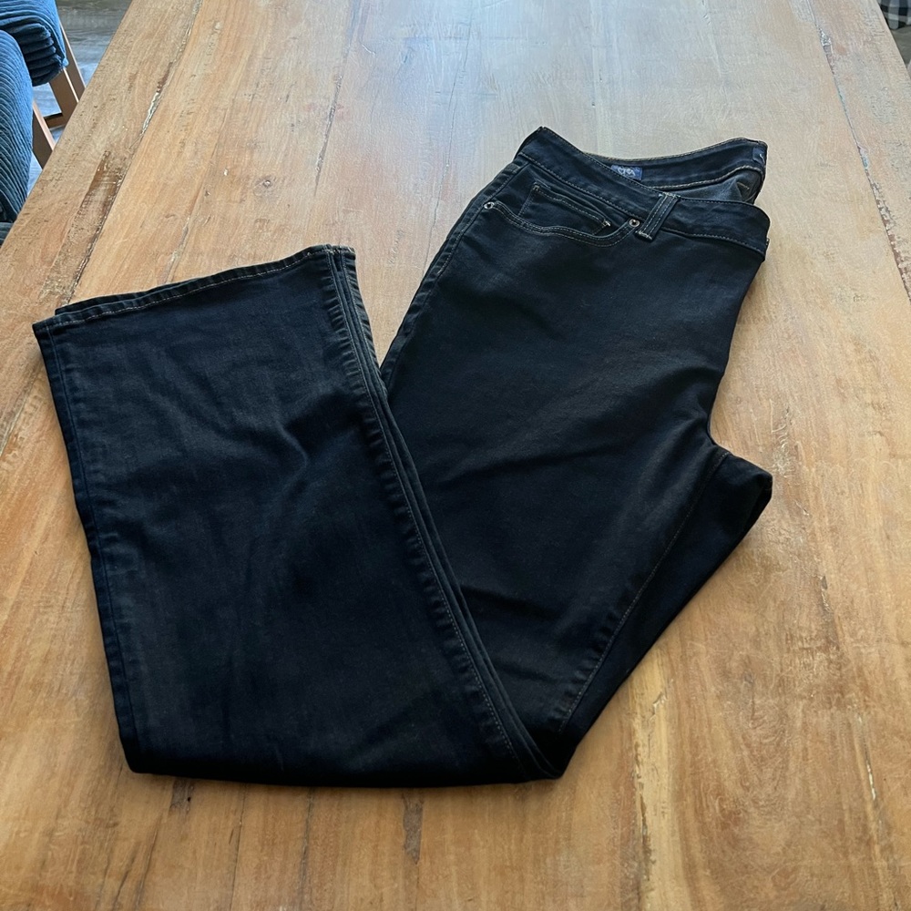 Lucky Brand Jeans women’s size 18w. Excellent condition.